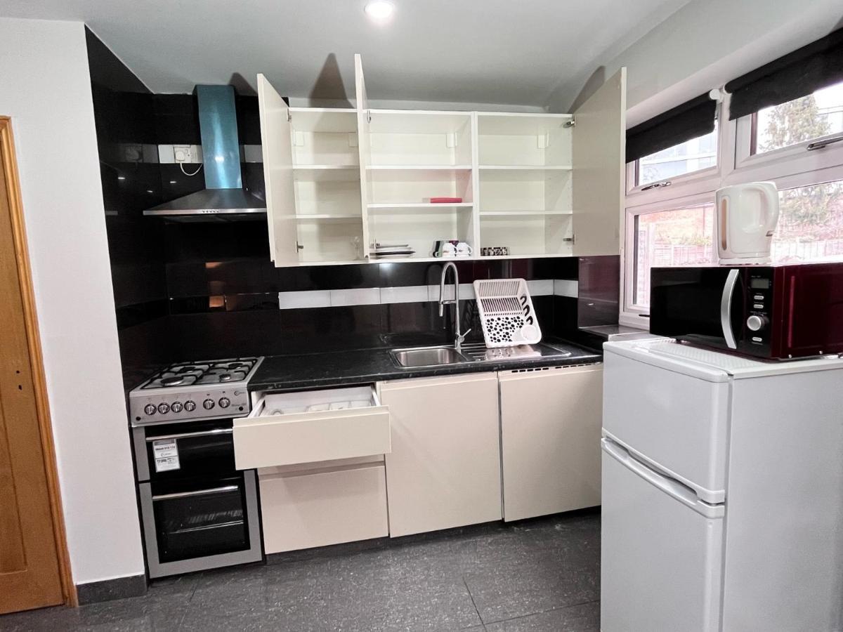 Full Studio Near Heathrow Airport & London Hayes  Dış mekan fotoğraf